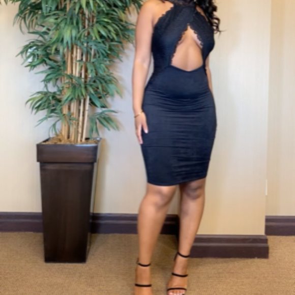 Black Midi Lace Halter Top Dress from Fashion Nova - Size Medium - Picture 6 of 7